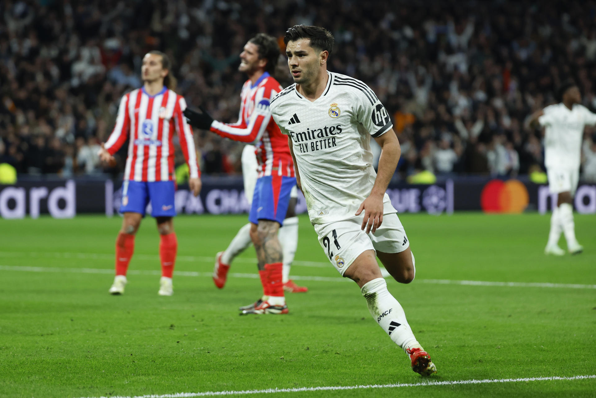 Real larga na frente do Atlético no clássico de Madrid pela Champions