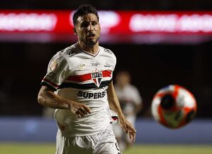 Calleri perde pênalti, e São Paulo e Sport ficam no 0 a 0