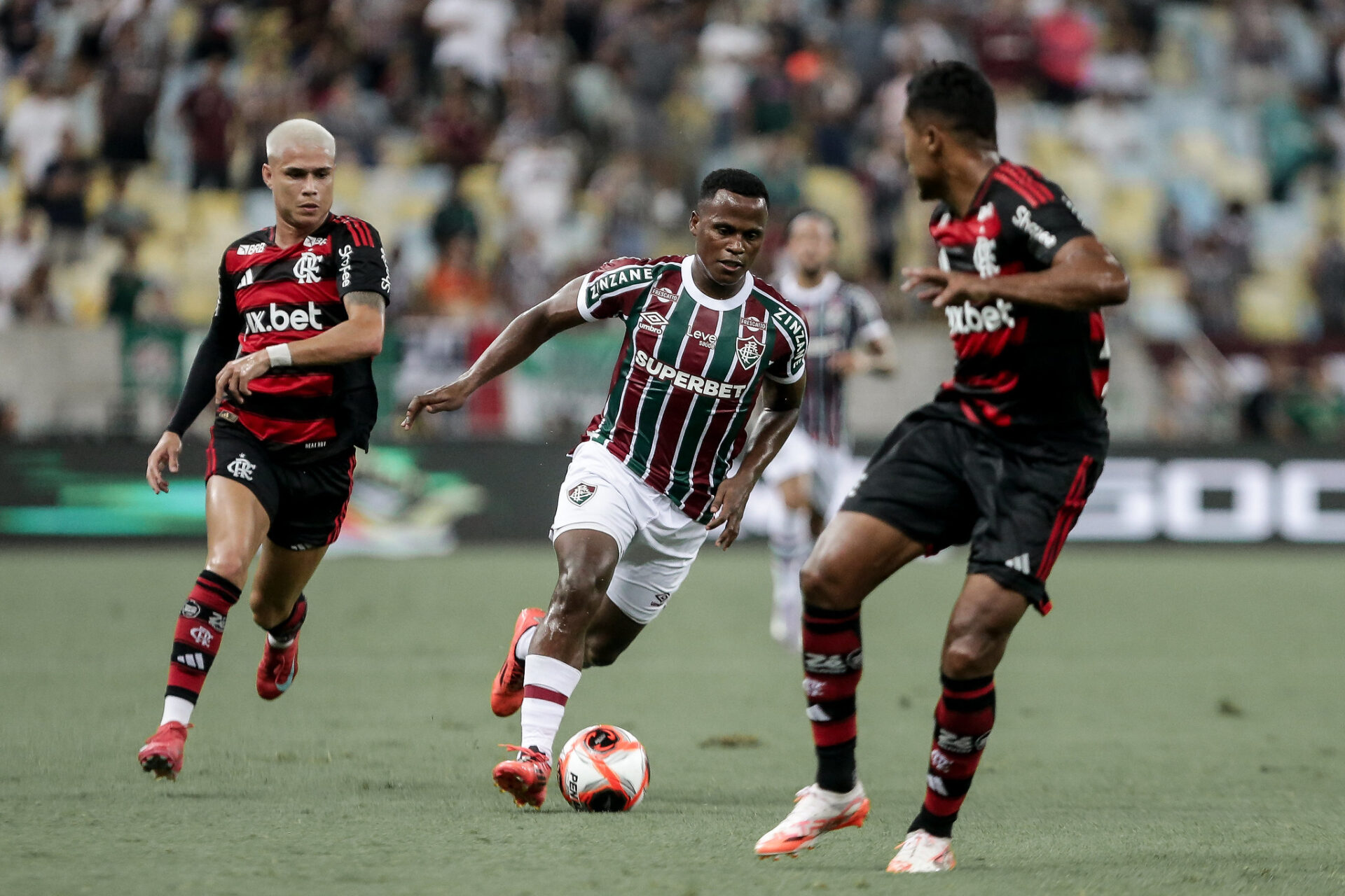 AO VIVO: Flamengo x Fluminense pela final do Carioca 2025