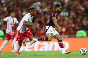 Flamengo e Inter empatam na estreia do Brasileirão