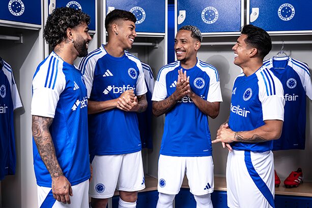 Cruzeiro lança camisa para temporada 2025