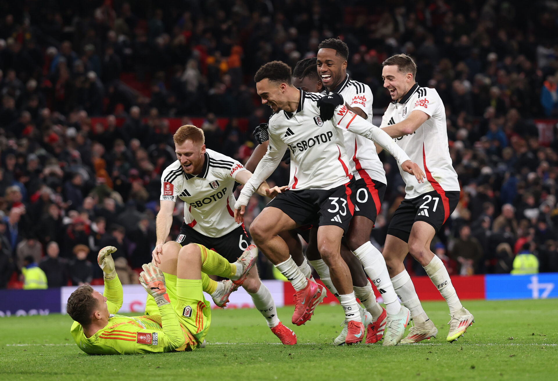 Fulham avança na Copa da Inglaterra e amplia crise do United