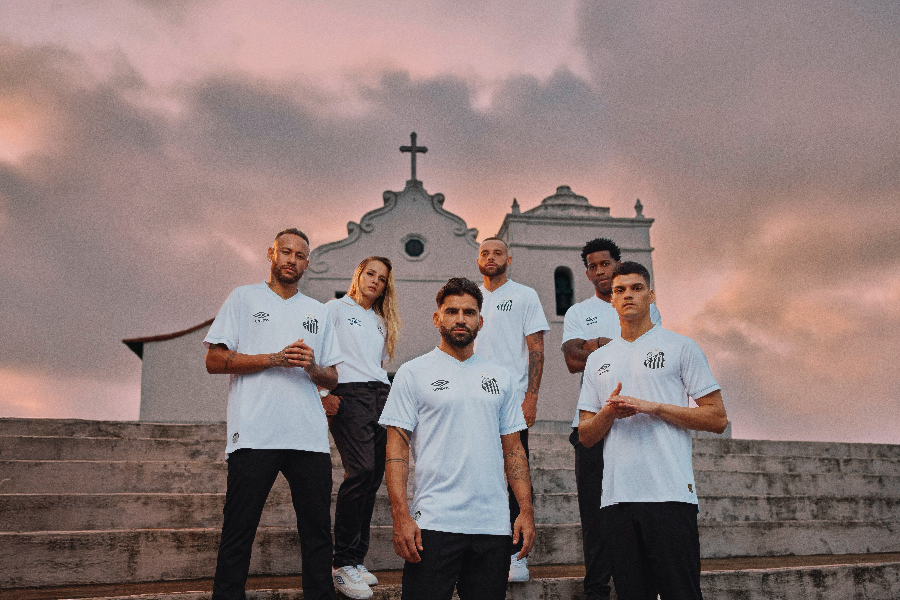 Santos revela camisa em homenagem à escadaria da cidade