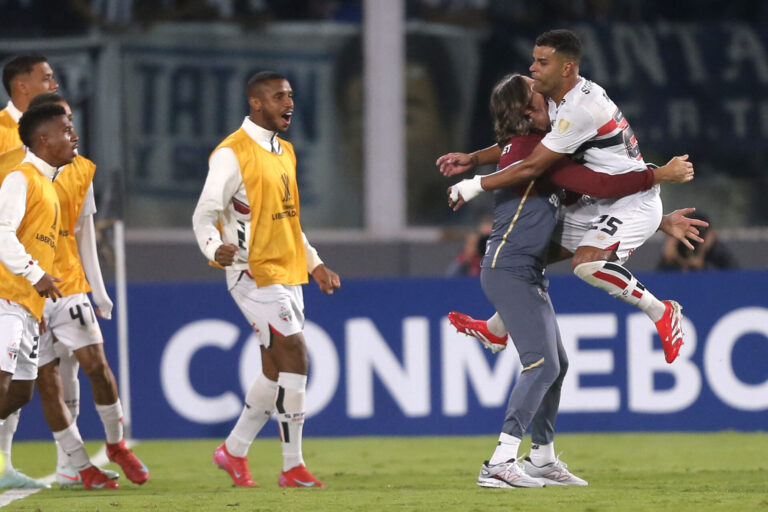 Tropeços, pouco convencimento e mais: os brasileiros na estreia da Libertadores