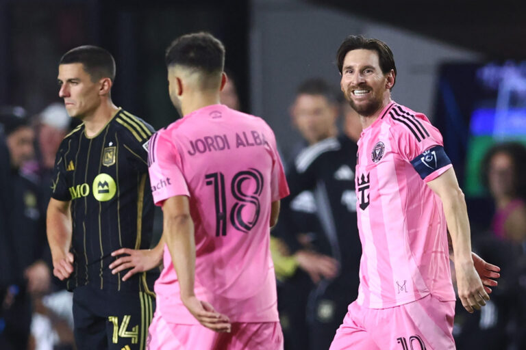 Inter Miami se classifica em jogão com dois de Messi e polêmicas