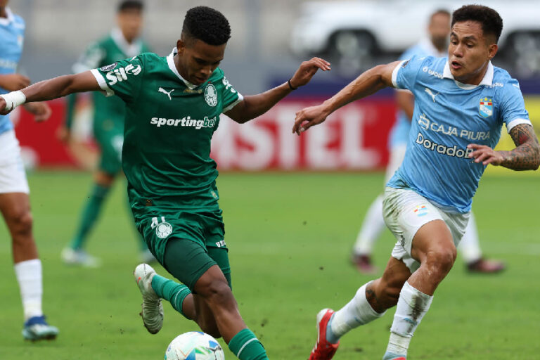 Palmeiras vence jogo maluco com gol de Ríos aos 47 minutos do 2º tempo