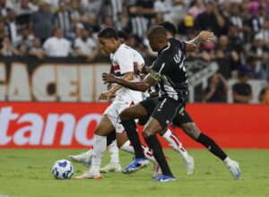 Ceará e São Paulo ficam no empate dentro do Castelão