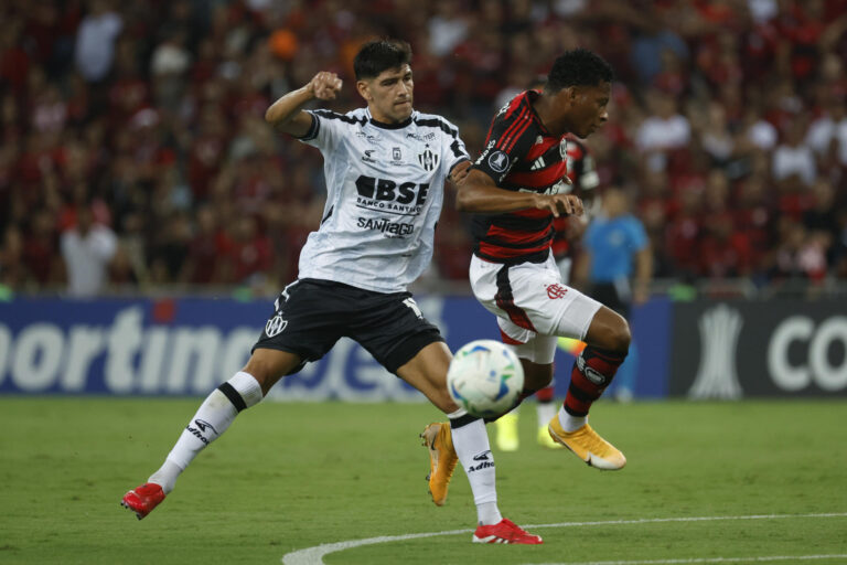 Flamengo é surpreendido e perde para o Central Córdoba pela Libertadores