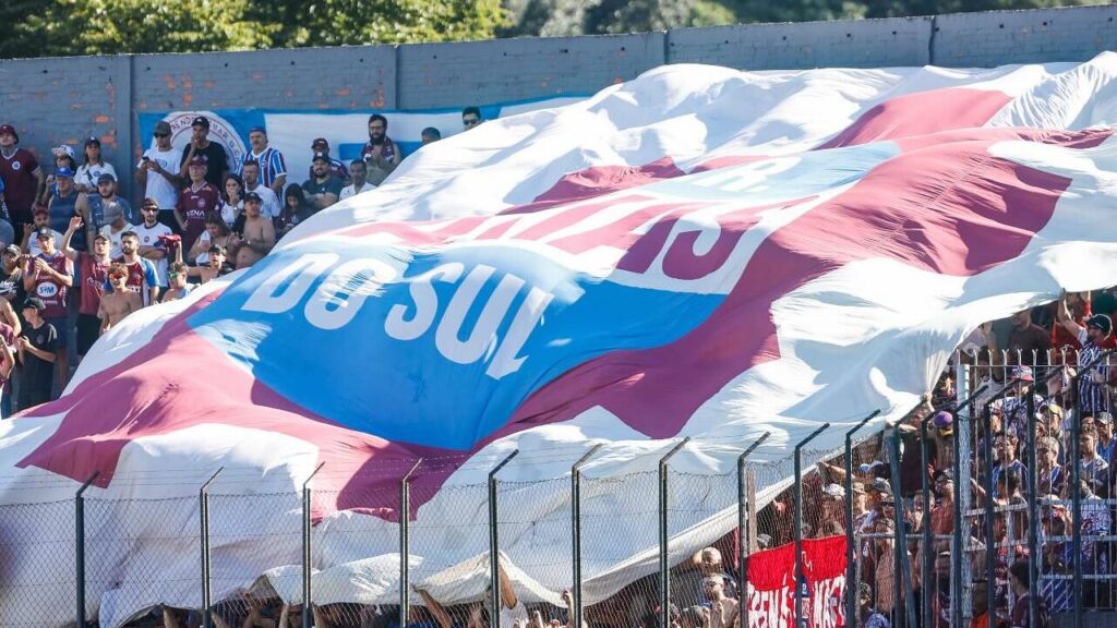 Figueirense recebe Caxias na luta contra lanterna, onde assistir