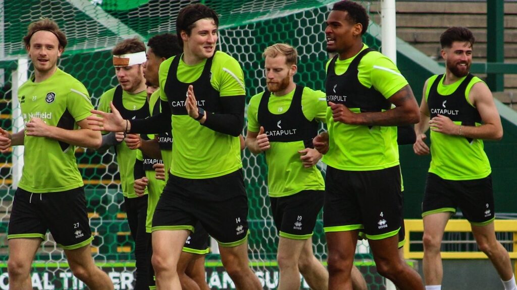 McAllister e Inniss lideram Forest Green contra Yeovil na National League; onde assistir
