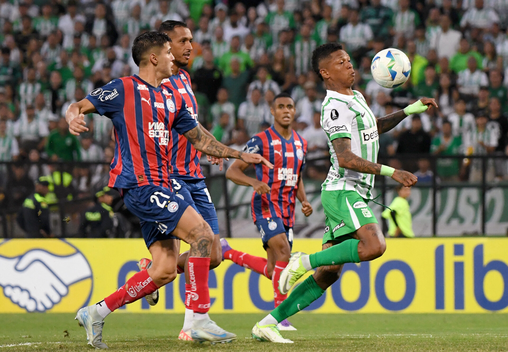 Bahia sofre derrota para Atlético Nacional e cede liderança do grupo da morte