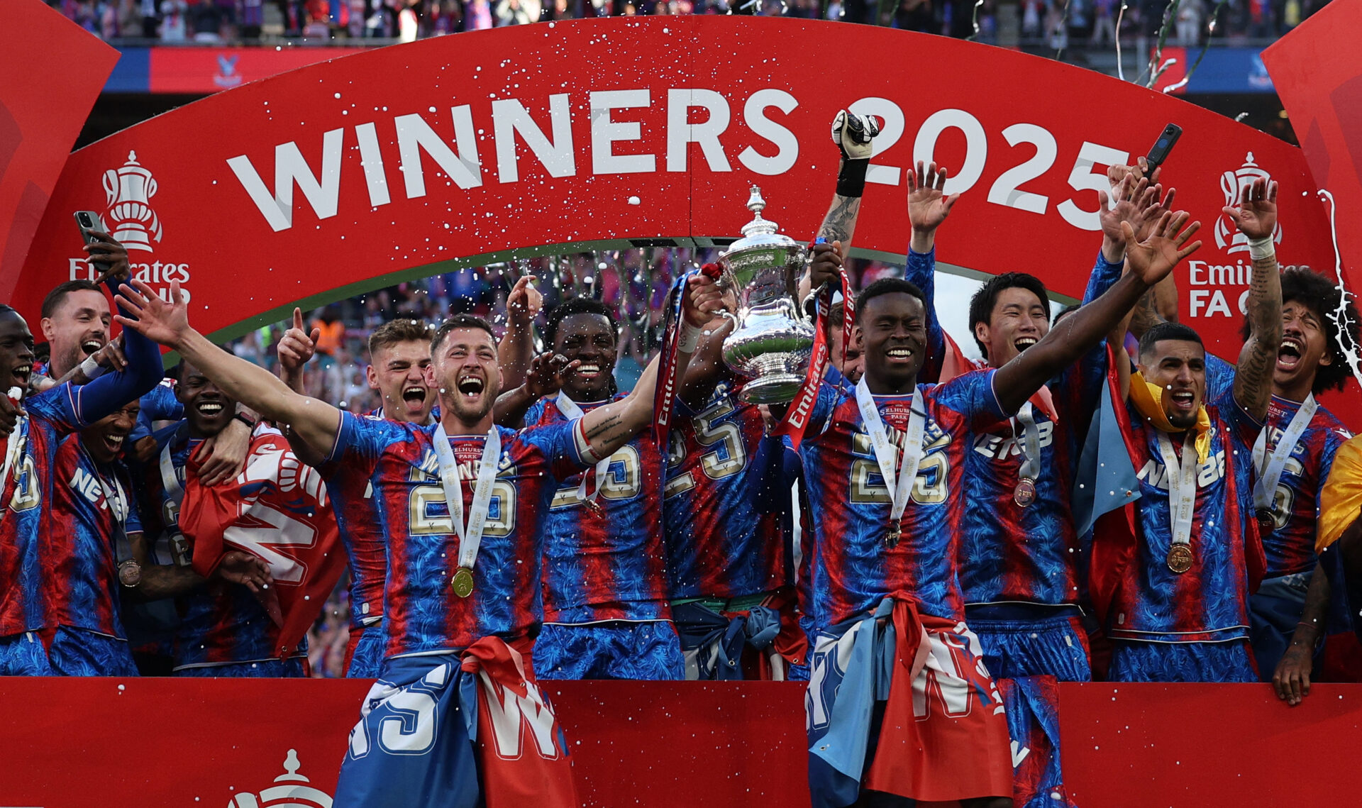 Crystal Palace segura o City e conquista título inédito da FA Cup