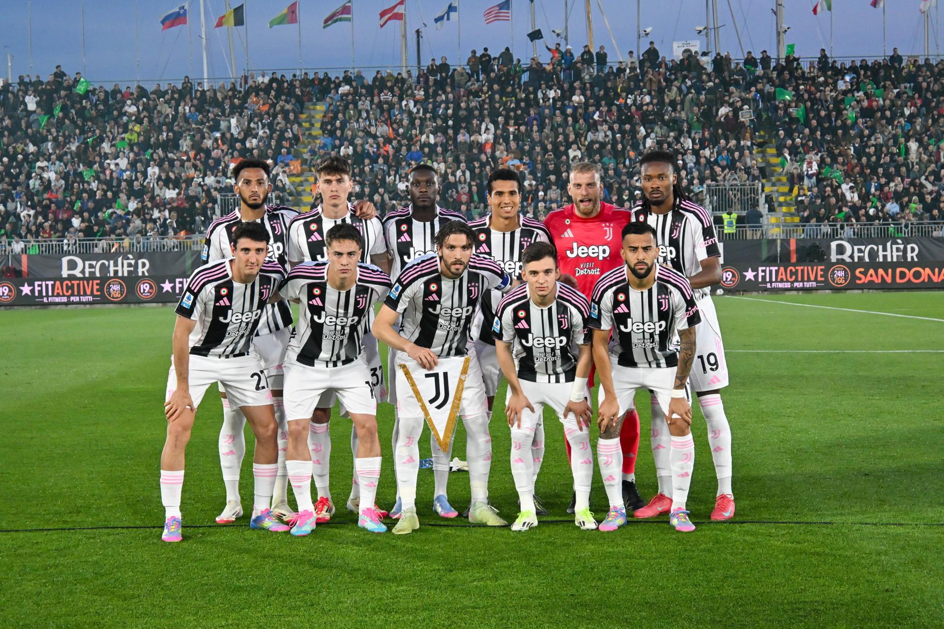 Juventus estreou novo uniforme diante do Venezia - EFE/EPA/ALESSIO 