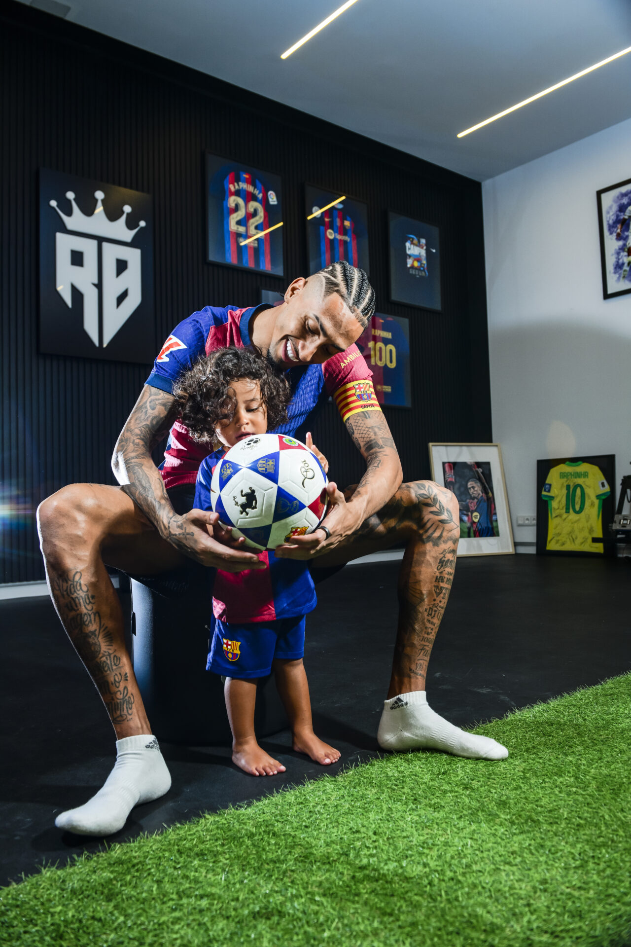 Raphinha e o filho Gael - Alexandre Battibugli/PLACAR