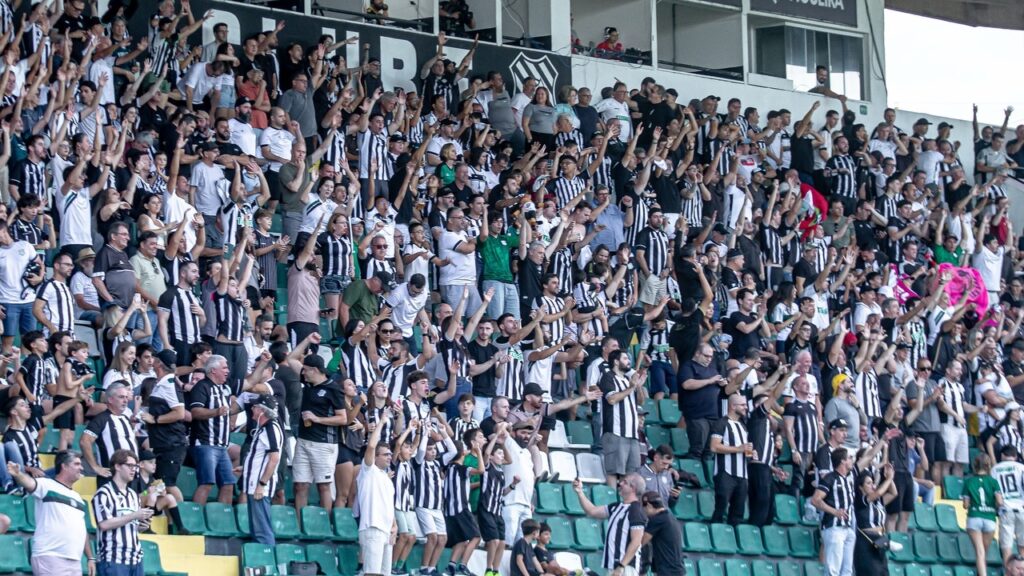 Figueirense recebe Caxias na luta contra lanterna, onde assistir