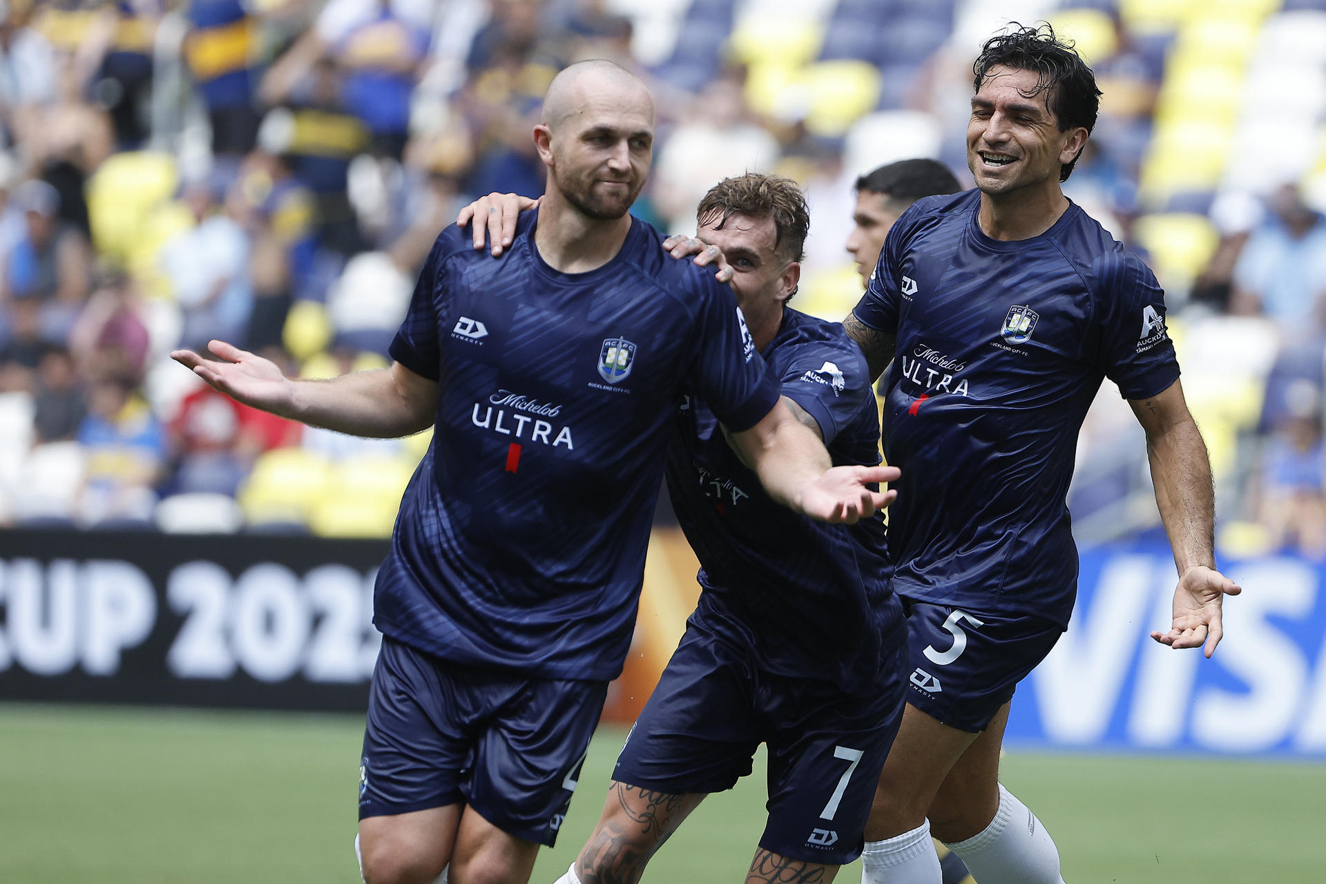 Autor de gol histórico do Auckland no Mundial é professor e filho de ex-capitão