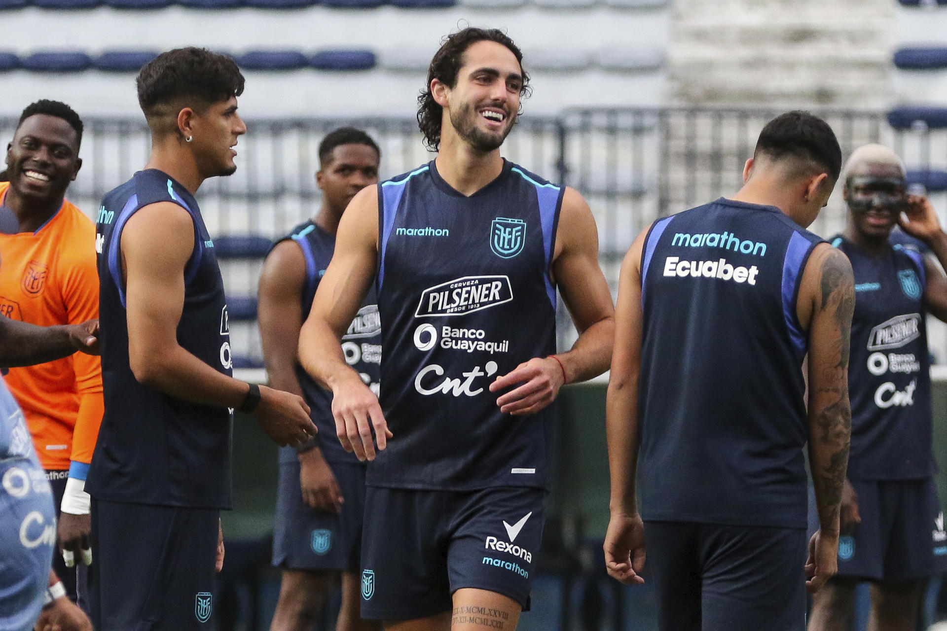 Ex-companheiro de Messi, Campana acumula poucos minutos e também está retornando de lesão - Jonathan Miranda/EFE