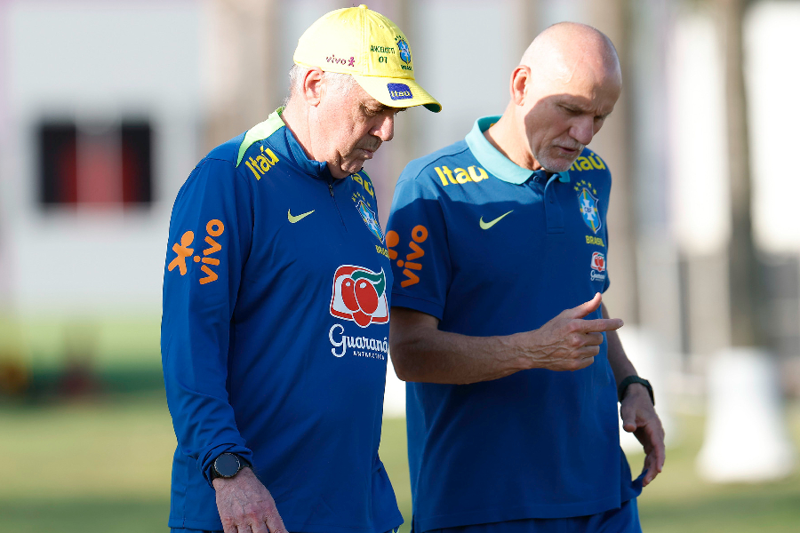 Ancelotti e Taffarel durante treino da seleção brasileira - Rafael Ribeiro / Divulgação / CBF