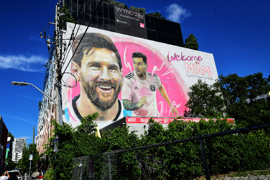 Messi é o rosto do futebol em murais pelo famoso bairro Wynwood