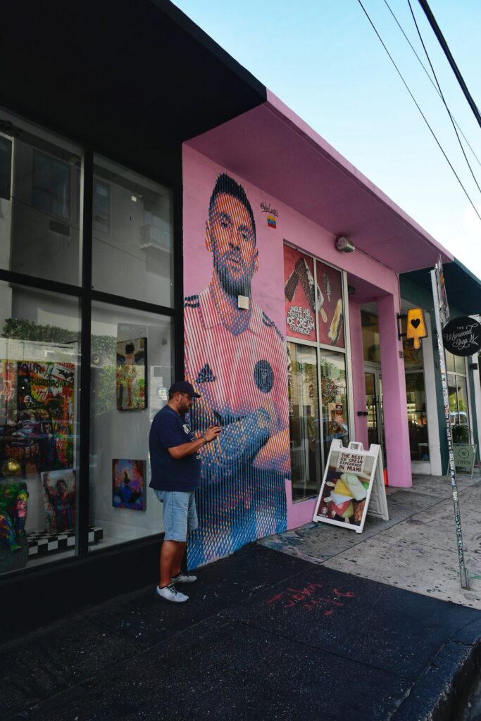 Lionel Messi está por todos os lados em Wynwood - Alexandre Battibugli / PLACAR