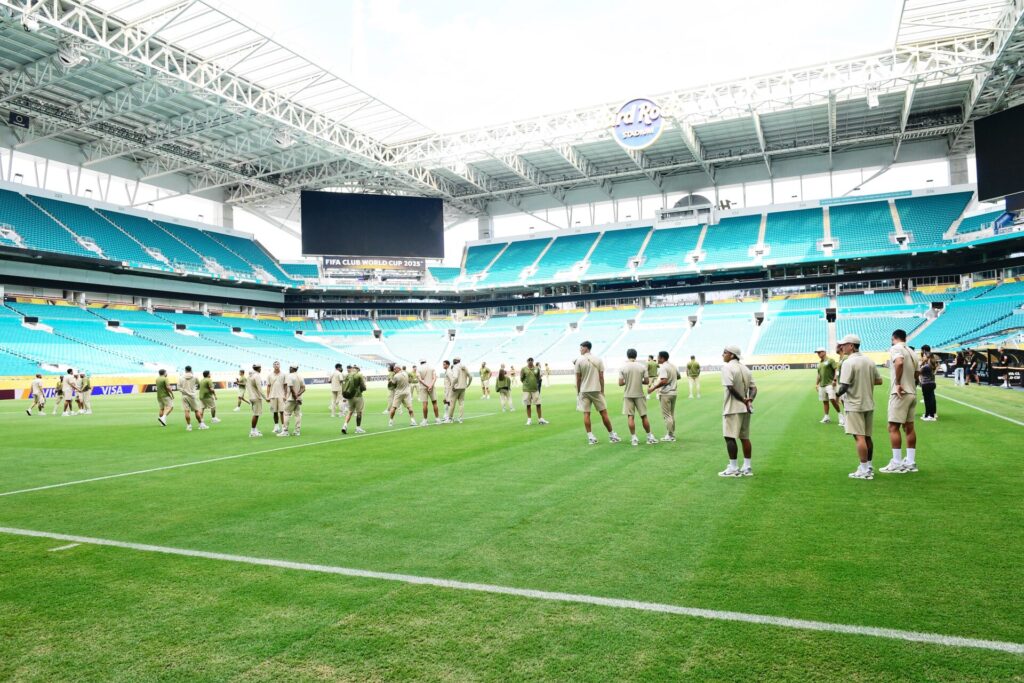 Palmeiras faz reconhecimento do gramado do estádio em Miami - Alexandre Battibugli / PLACAR