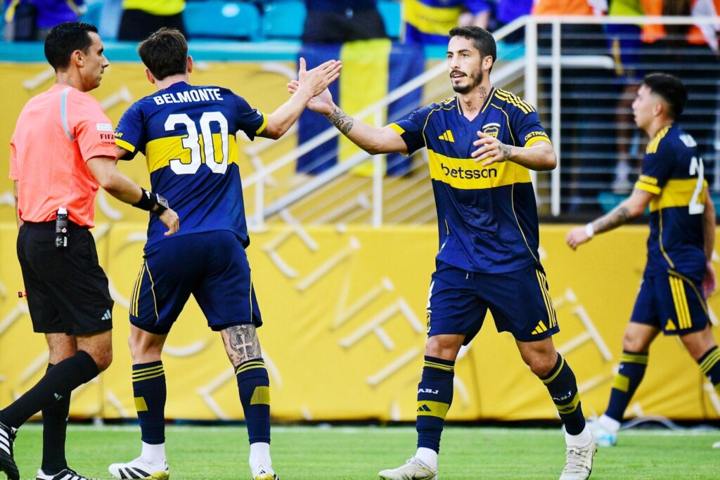 Boca Juniors e Benfica fizeram jogo movimentado pelo Grupo C do Mundial de Clubes - Alexandre Battibugli/PLACAR
