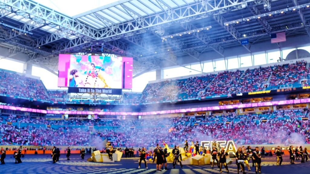 A festa no Hard Rock Stadium, em Miami, na abertura do Mundial de Clubes - Alexandre Battibugli/PLACAR