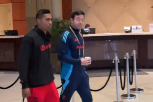 Alex Sandro treina e pode reforçar Flamengo na estreia do Mundial de Clubes