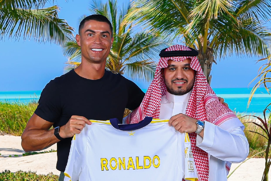 Aos 40, Cristiano Ronaldo renova com Al-Nassr
