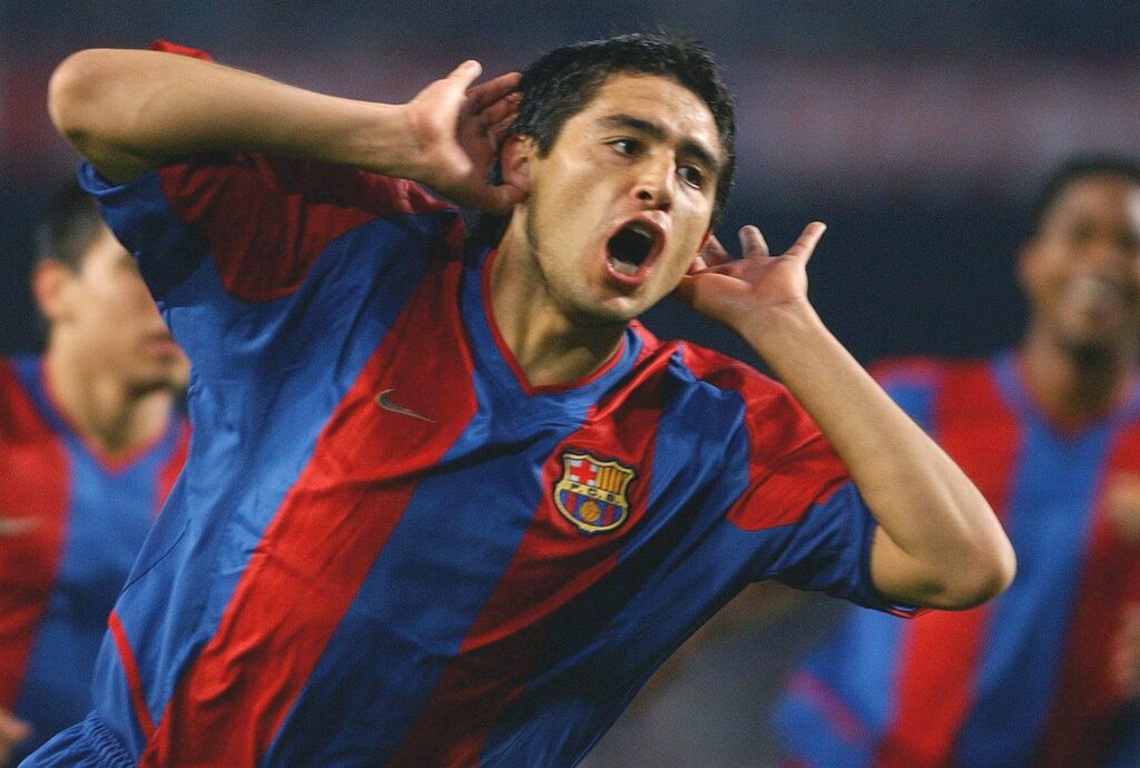 Riquelme é outro argentino que também vestiu a 10 do Barcelona - EFE/T.A./Toni Albir