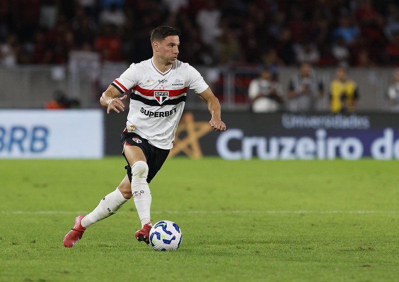 Cédric Soares, São Paulo - Rubens Chiri/São Paulo