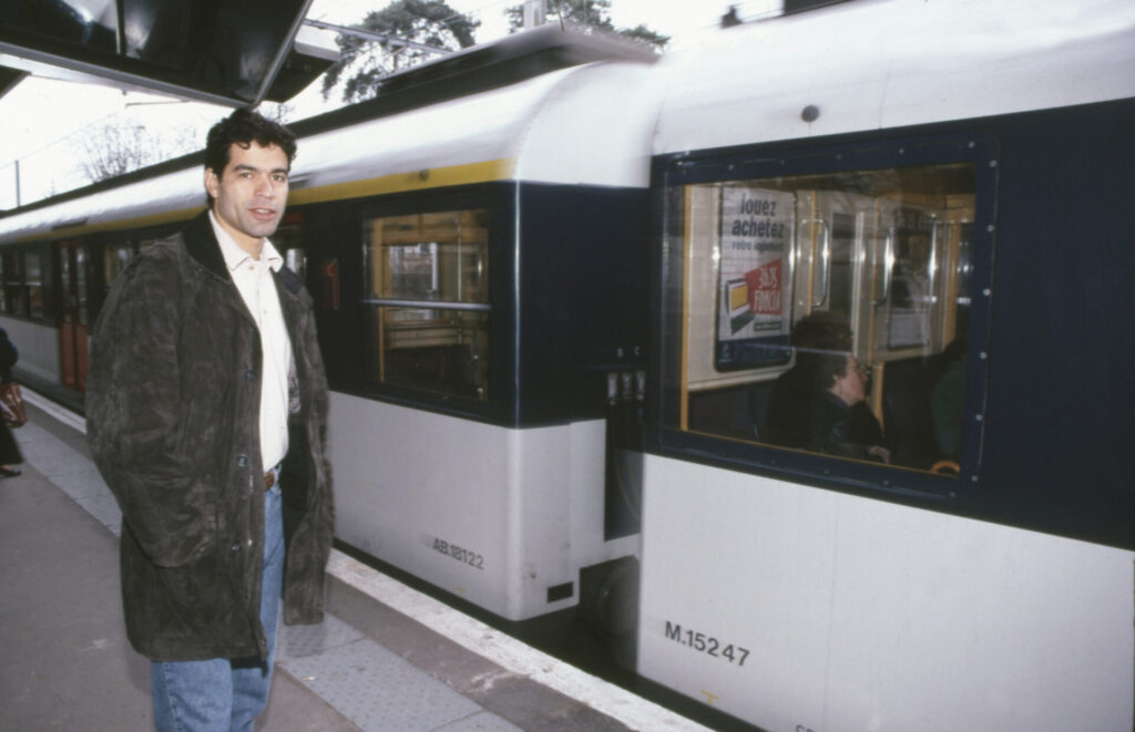 Raí passeando pelos metrôs de Paris - Nelson Coelho/PLACAR