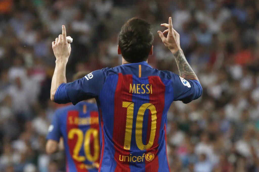 Lionel Messi se tornou o maior camisa 10 do Barcelona - EFE/Kiko Huesca
