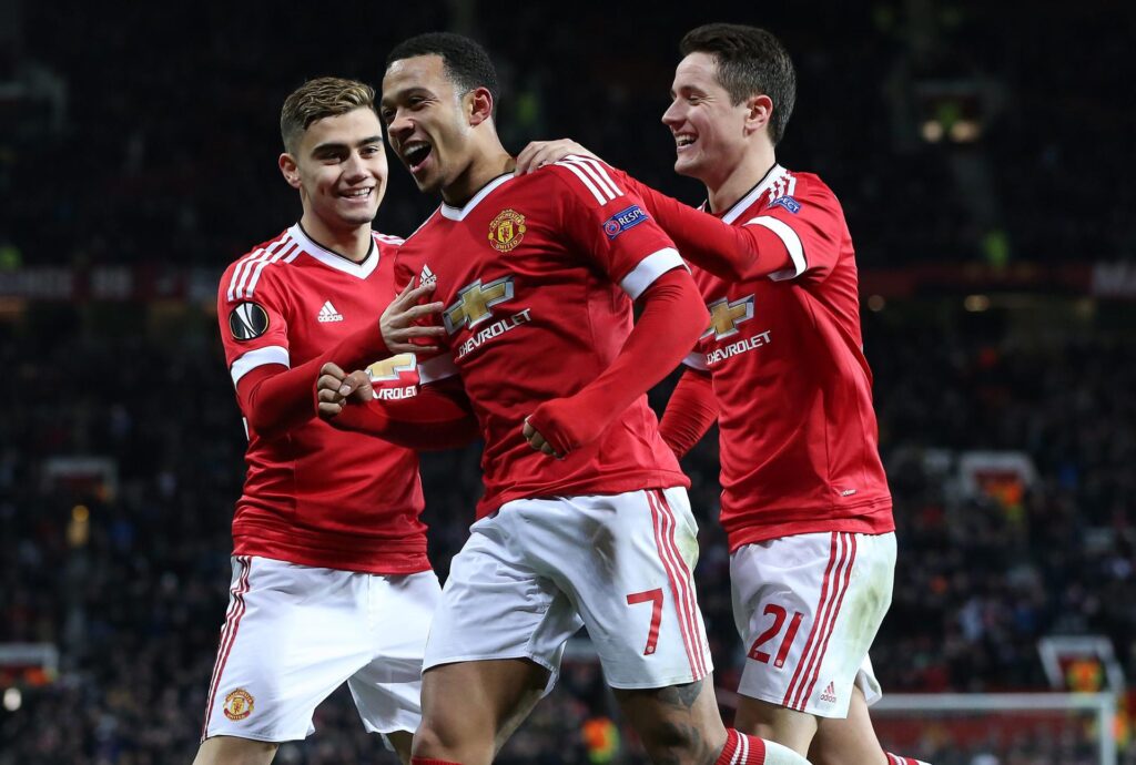 Andreas Pereira, Mamphis Depay e Ander Herrera pelo Manchester United - EFE/NIGEL RODDIS 
