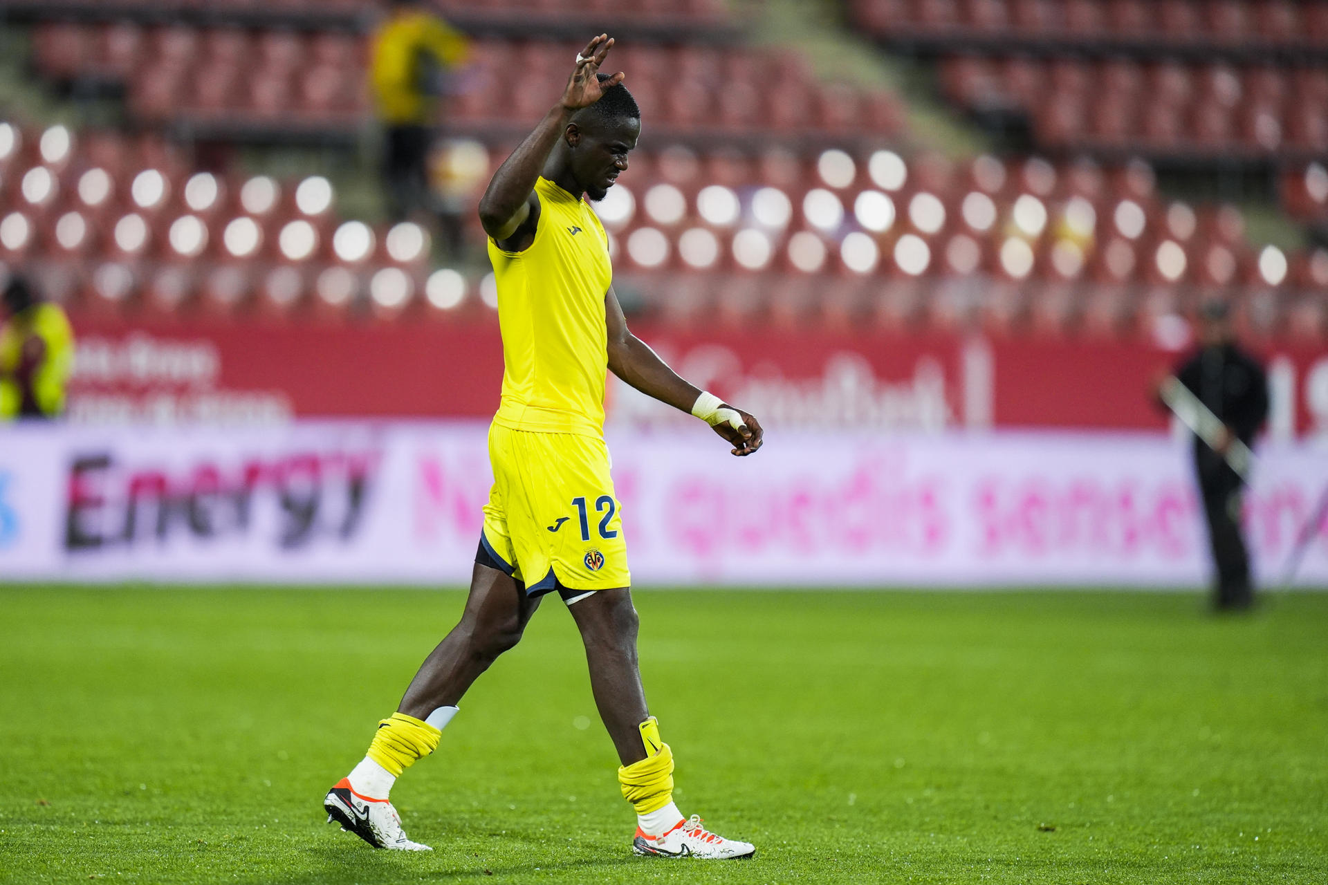 Eric Bailly durante a passagem pelo Villarreal - Siu Wu/EFE