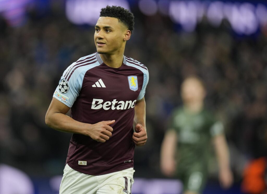 Ollie Watkins pode trocar de clube dentro da Inglaterra - EFE/EPA/TIM KEETON