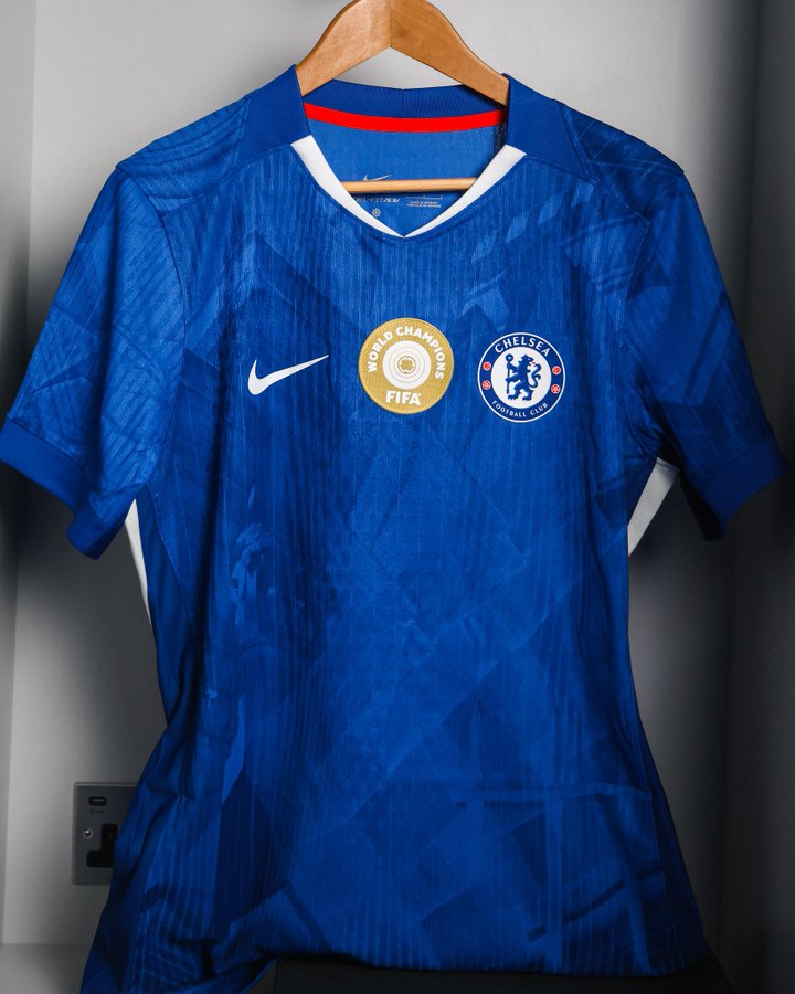 Chelsea apresentou patch de campeão mundial - Divulgação