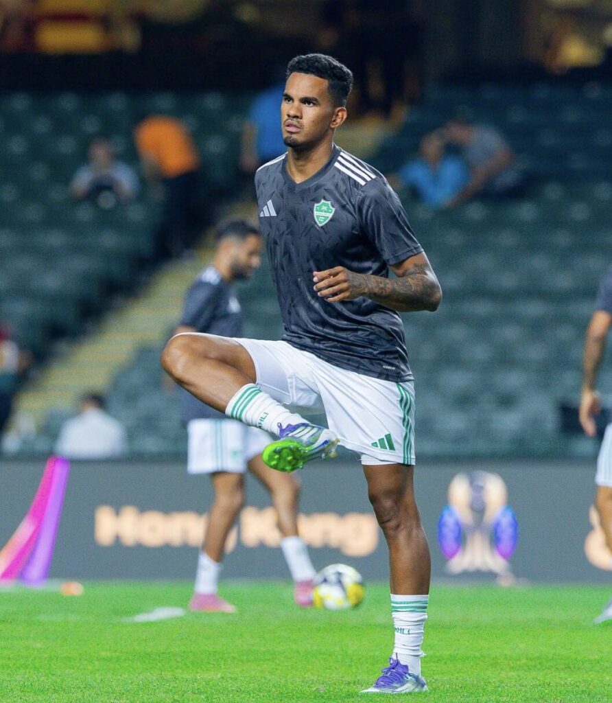 Galeno no aquecimento durante semifinal - Reprodução @w_galeno90