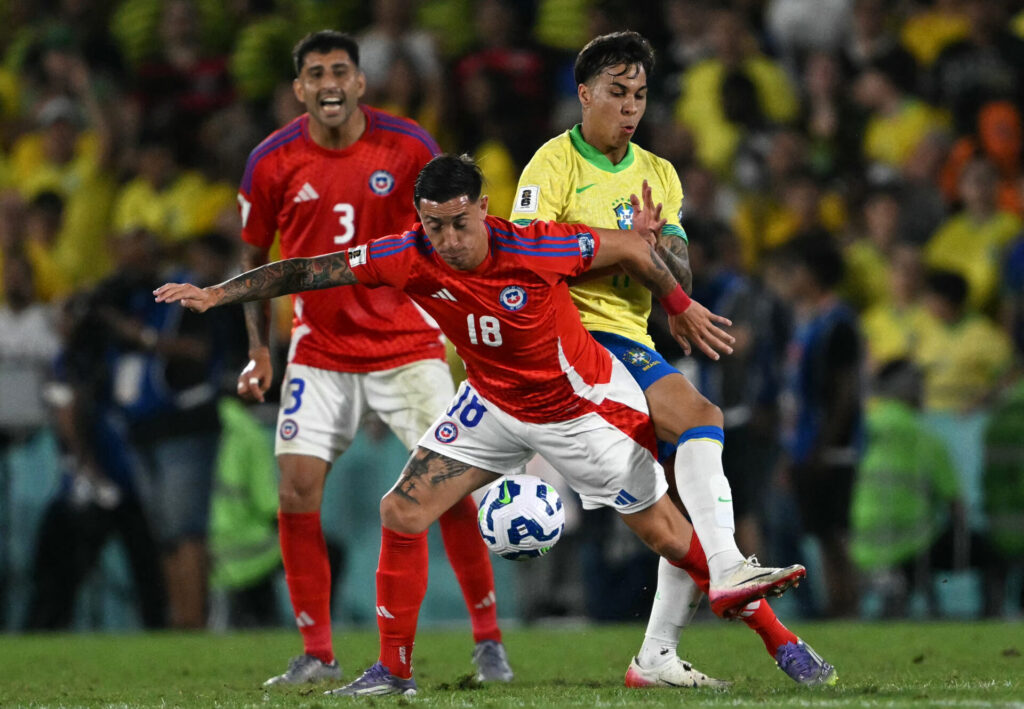 Kaio Jorge em ação pelo Brasil na vitória contra o Chile - Mauro PIMENTEL / AFP