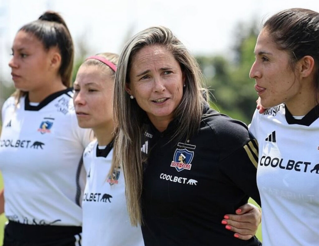 Tati Silveira, treinadora do Colo Colo - Divulgação / Colo Colo