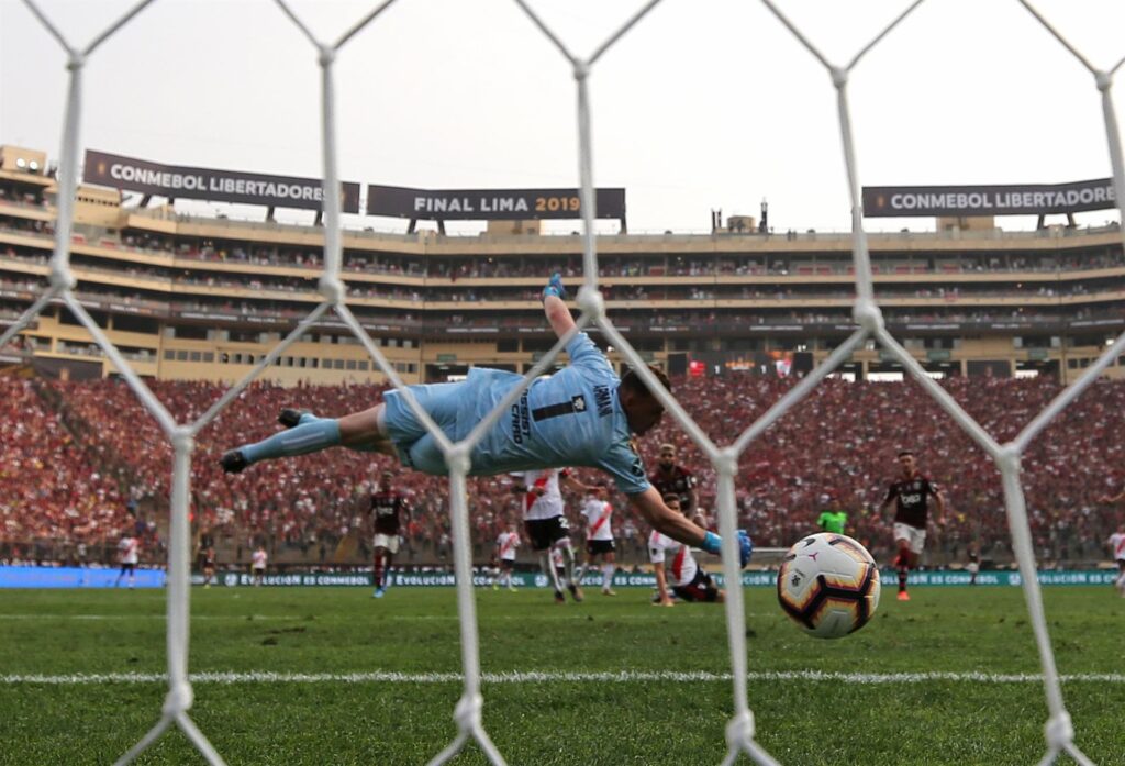 Monumental de Lima recebeu primeira final única da Libertadores, em 2019 - EFE/PAOLO AGUILAR