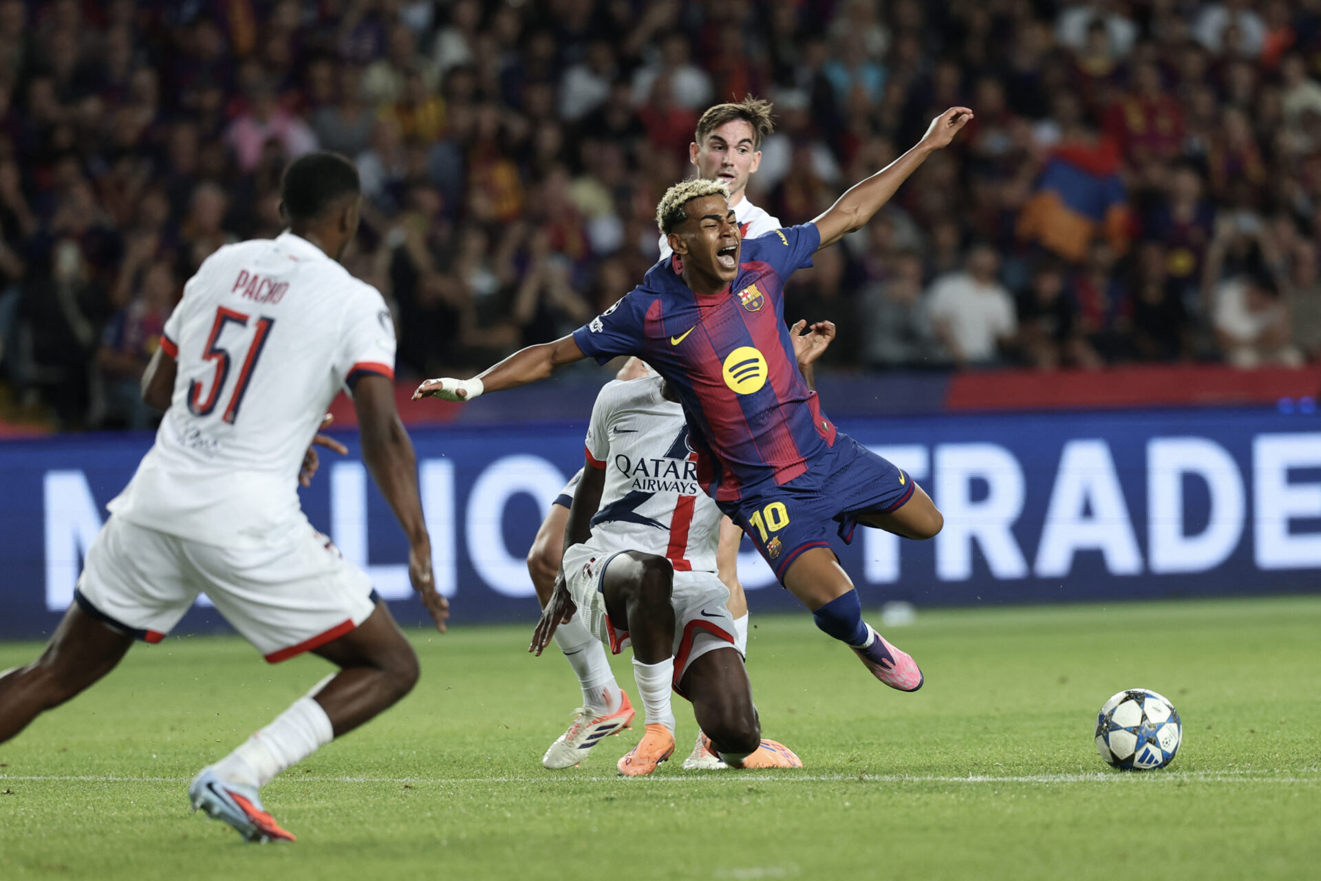 Ministro francês descarta adiamento de PSG x Barcelona
