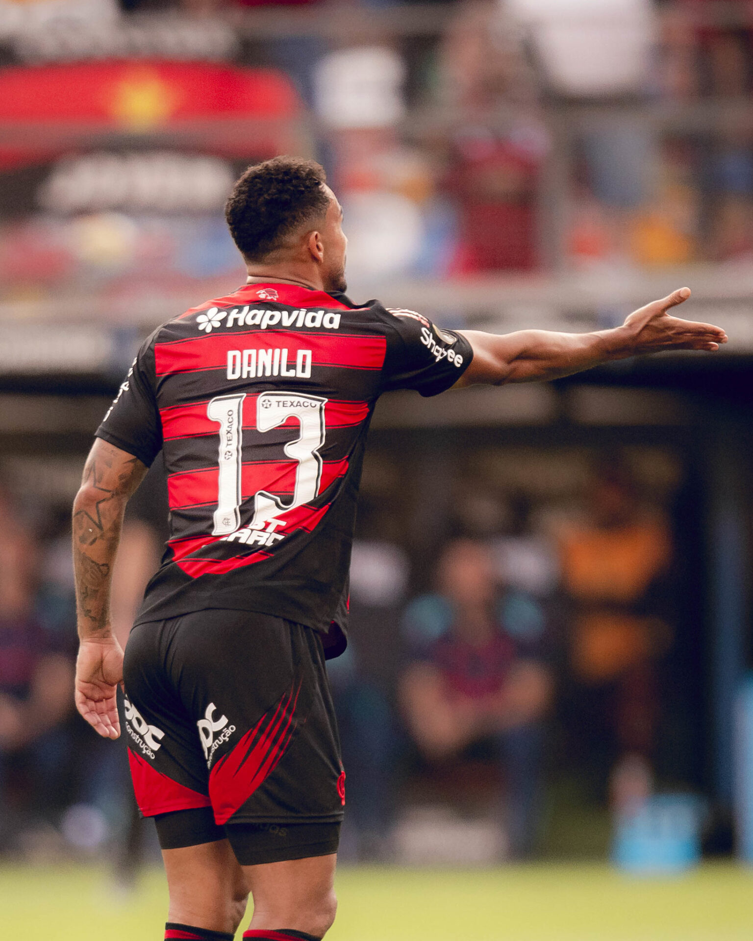 Danilo do Flamengo sofre fraturas na mandíbula e passará por cirurgia