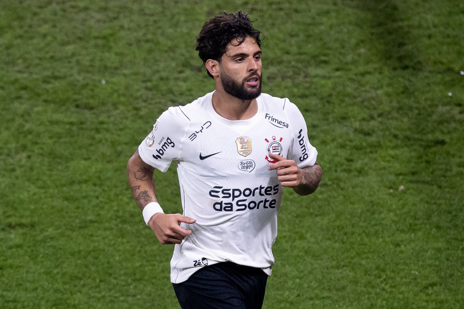 Vídeo: Yuri Alberto projeta volta de lesão e quer ‘lei do ex’ contra o Inter