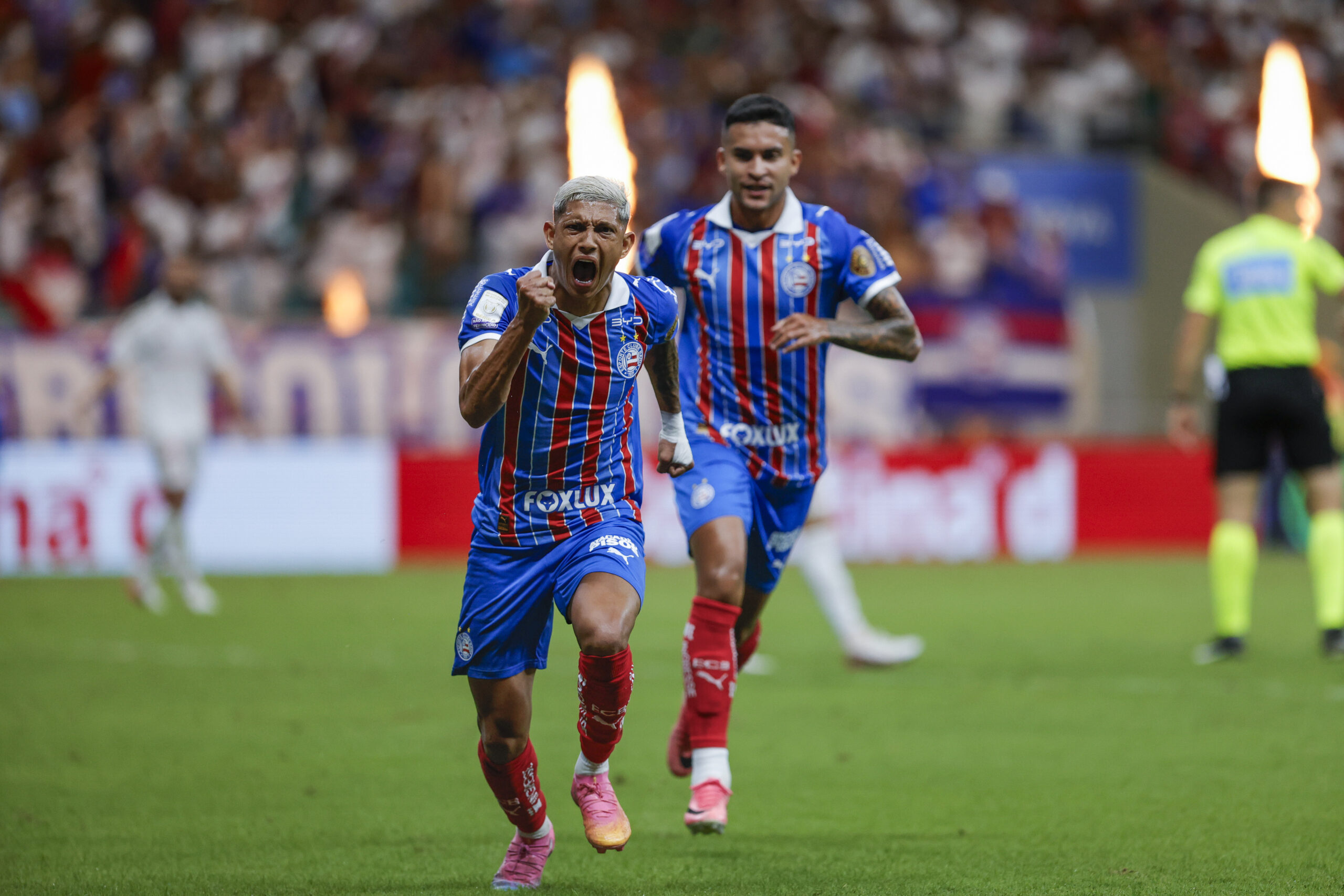 Bahia lança concurso para torcedores desenharem camisa do clube