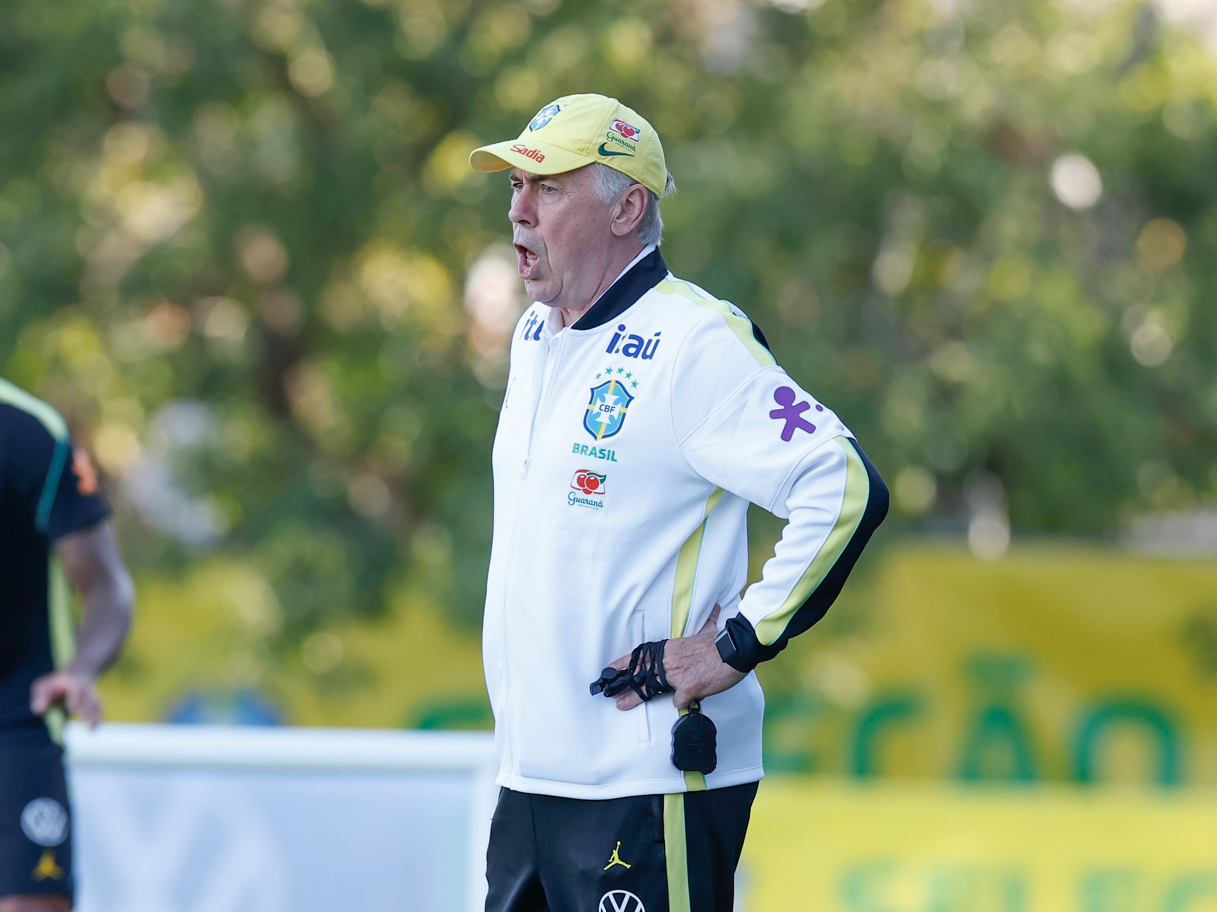 Ancelotti descarta mudanças na seleção por pressão: ‘Temos futuro, apesar das críticas’