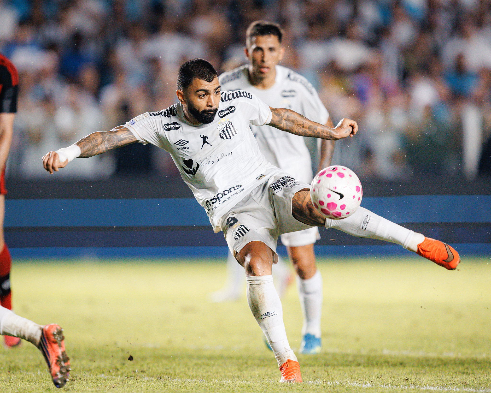 Santos aposta em Gabigol, carrasco do Palmeiras, em clássico decisivo