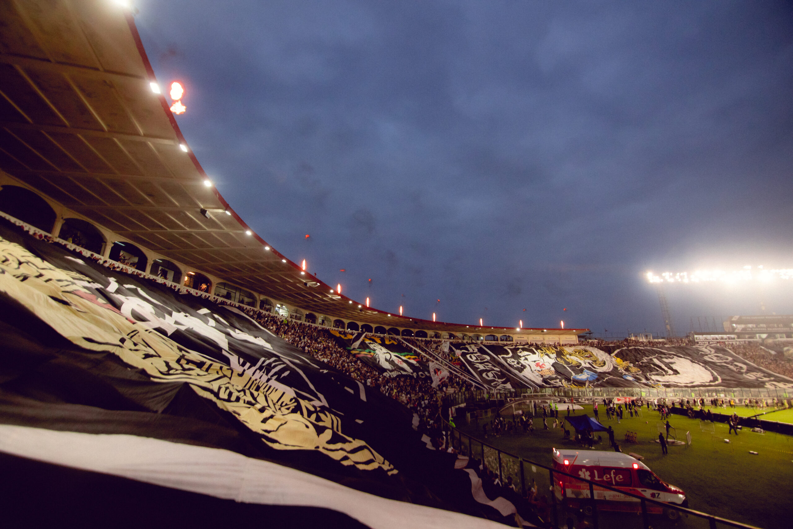 Vasco recebe autorização para aumentar capacidade de São Januário contra o Palmeiras