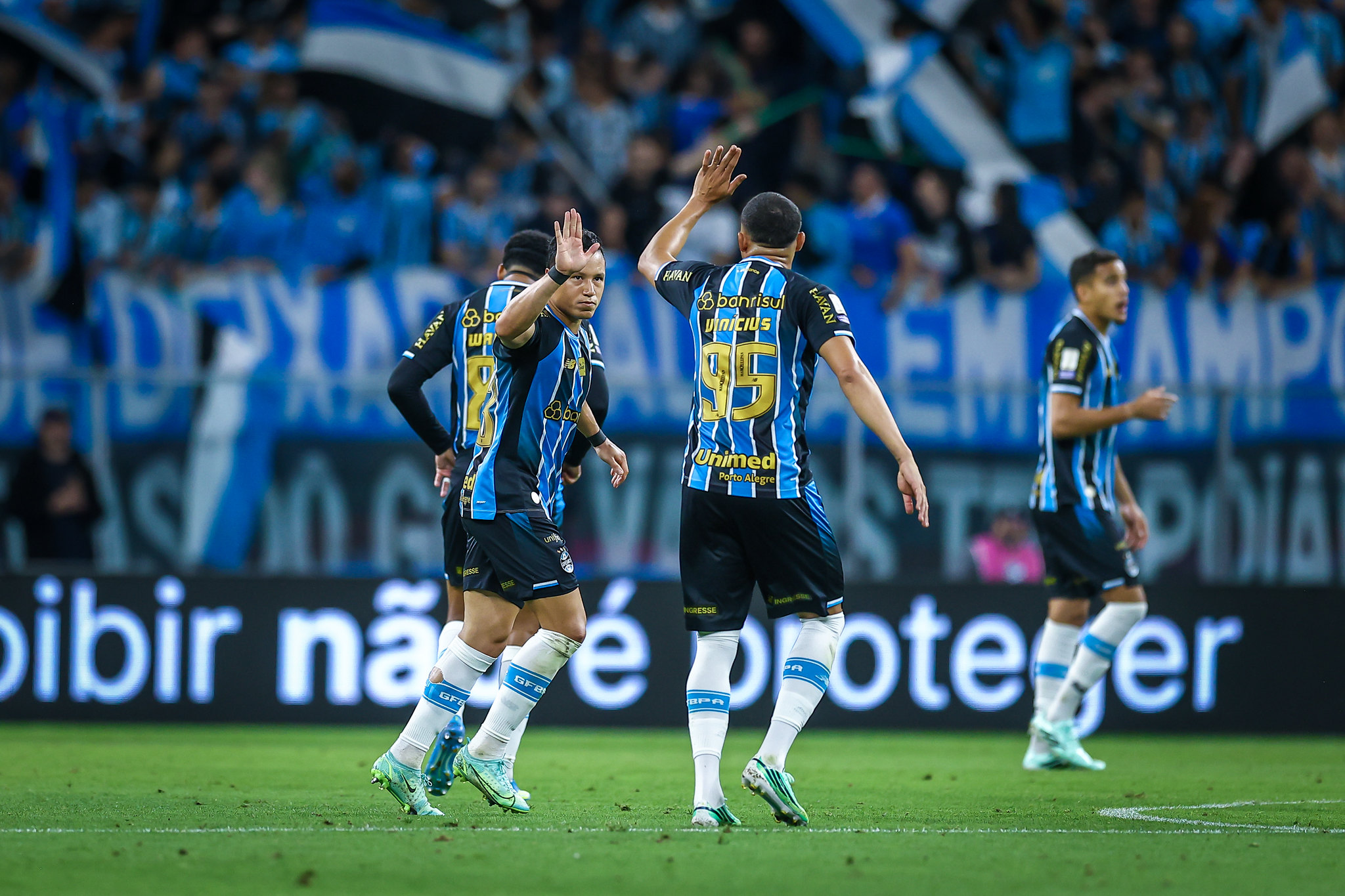 Grêmio solicita segurança para árbitros em jogos do Corinthians