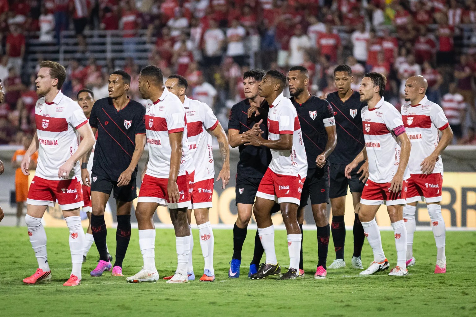 CRB vence Atlético-GO por 3 a 1 e se aproxima na tabela da Série B